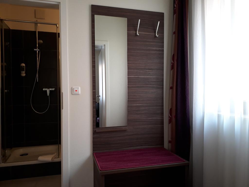 Pension Am Weinberg Bed & Breakfast Mainstockheim 외부 사진